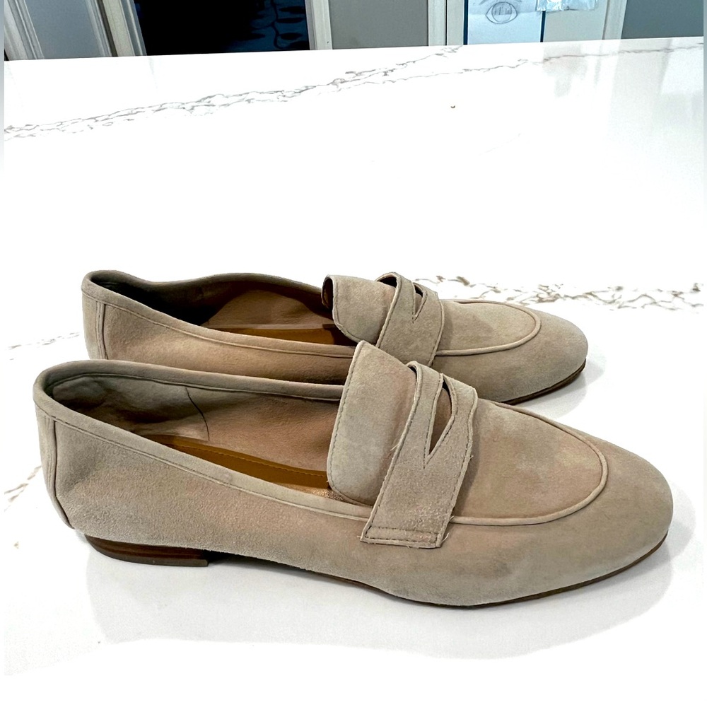 Marc Fisher cream/bone suede Chang Penny Loafers s 7.5